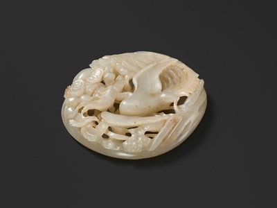 Lot 440 - A RETICULATED WHITE JADE ‘PHOENIX’ PLAQUE, LATE SONG TO YUAN DYNASTY