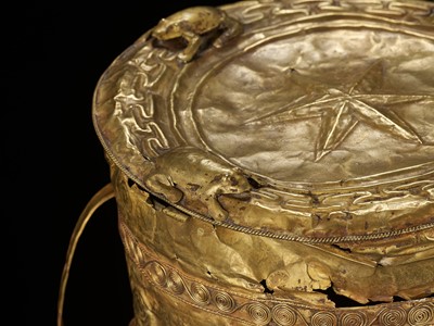 Lot 238 - AN EXTREMELY RARE AND IMPORTANT GOLD RAIN DRUM, ANCIENT KINGDOMS OF CHAM