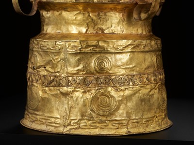 Lot 238 - AN EXTREMELY RARE AND IMPORTANT GOLD RAIN DRUM, ANCIENT KINGDOMS OF CHAM