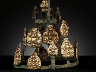 Lot 241 - A UNIQUE SILVER CROWN WITH GOLD ORNAMENTS, ANCIENT KINGDOMS OF CHAM