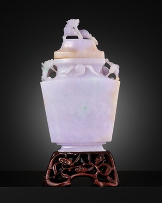 Lot 477 - A RARE LAVENDER JADEITE ‘CHILONG’ VASE AND COVER, LATE QING DYNASTY