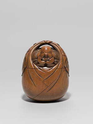 Lot 32 - TADAKAZU: A FINE WOOD TONKOTSU OF HOTEI IN HIS TREASURE BAG