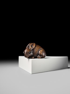 Lot 178 - HIDARI ISSAN: A FINE WOOD NETSUKE OF A HARE