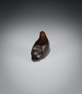 Lot 186 - SUKENAGA: A RARE ITTOBORI YEW WOOD NETSUKE OF A PIGEON