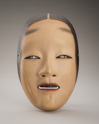 Lot 89 - A LACQUERED WOOD NOH MASK OF AN ONNA