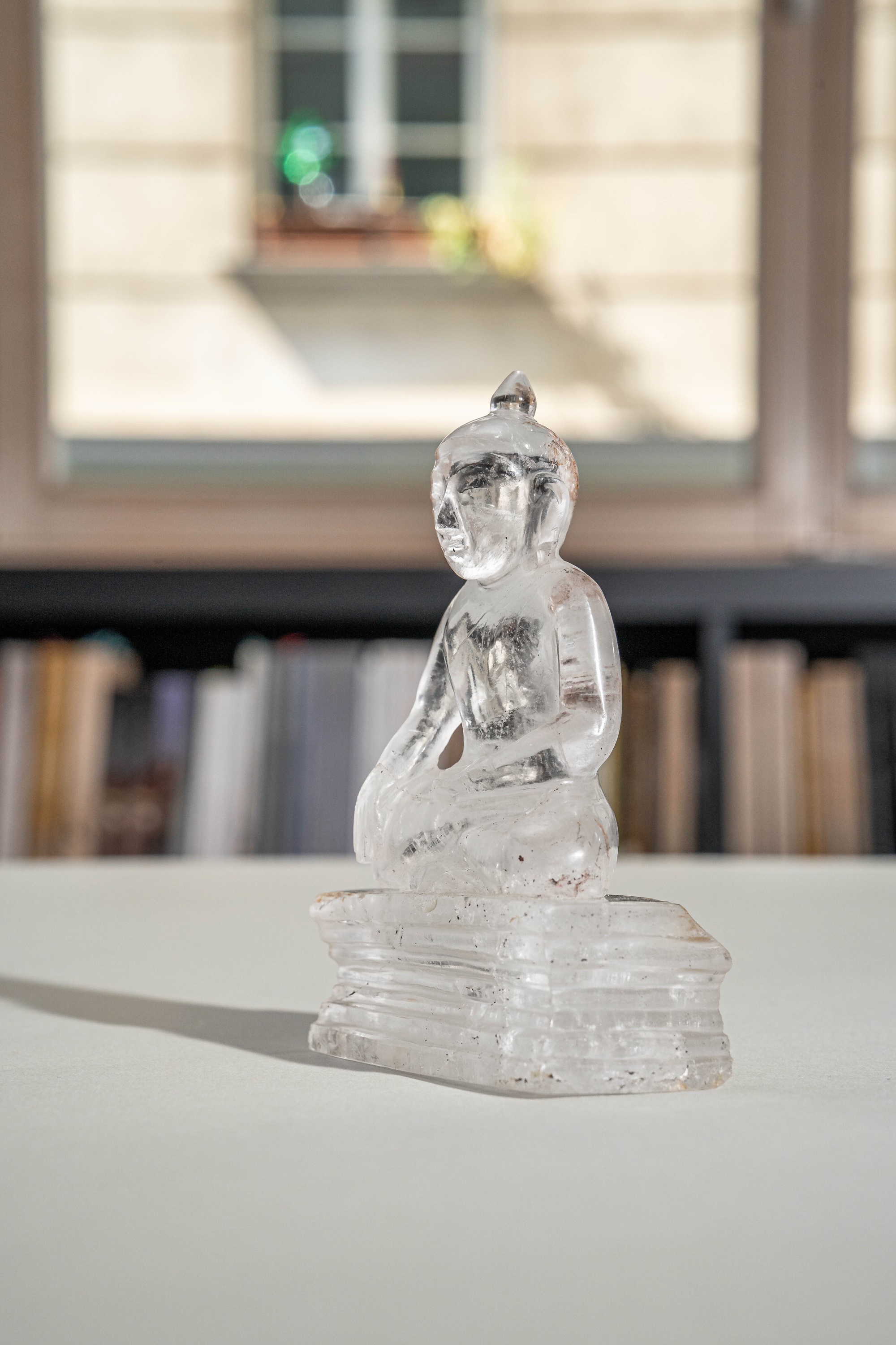 彫刻・オブジェ AUMBAK CrystalCube S Long size Lady's Lot 660 - A ROCK CRYSTAL FIGURE OF BUDDHA, BURMA, 18TH-