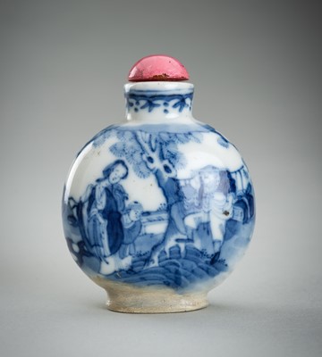 Lot 863 - A BLUE AND WHITE PORCELAIN SNUFF BOTTLE, QING DYNASTY