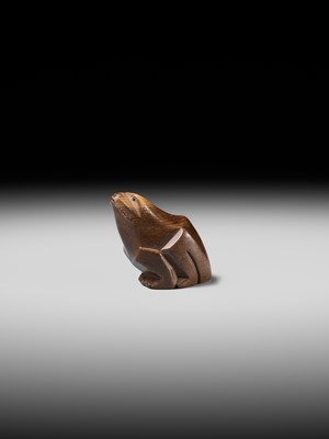 Lot 187 - KAZUYUKI: A RARE ITTOBORI YEW WOOD NETSUKE OF A CROUCHING FROG