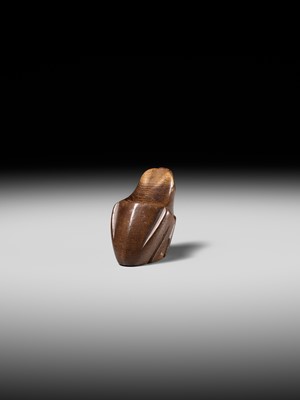 Lot 187 - KAZUYUKI: A RARE ITTOBORI YEW WOOD NETSUKE OF A CROUCHING FROG