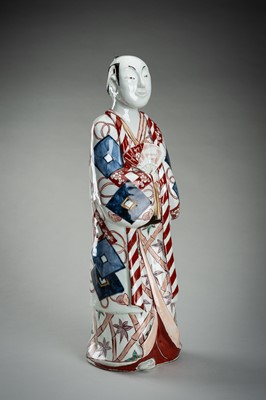 Lot 194 - A LARGE IMARI PORCELAIN FIGURE OF AN ACTOR
