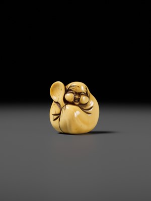 Lot 102 - DORAKU: AN AMUSING IVORY NETSUKE OF OKAME PARODYING DARUMA