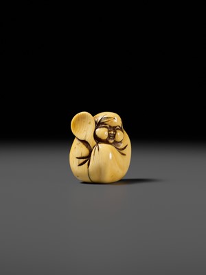 Lot 102 - DORAKU: AN AMUSING IVORY NETSUKE OF OKAME PARODYING DARUMA