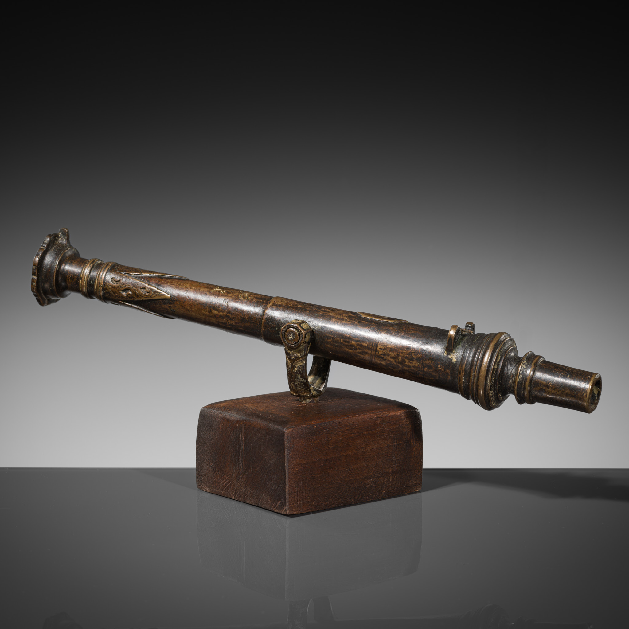 Lot 670 - A BRONZE SWIVEL CANNON, LANTAKA, INDONESIA,