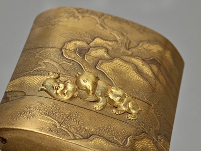 Lot 278 - YAMADA JOKASAI: A FINE FOUR-CASE GOLD LACQUER INRO WITH GILT METAL BEARS