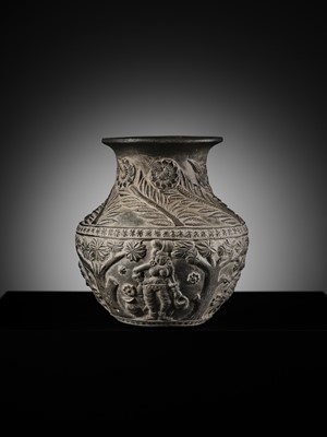 Lot 188 - A RARE CHANDRAKETUGARH POTTERY VASE, SHUNGA PERIOD, 2ND-1ST CENTURY BC