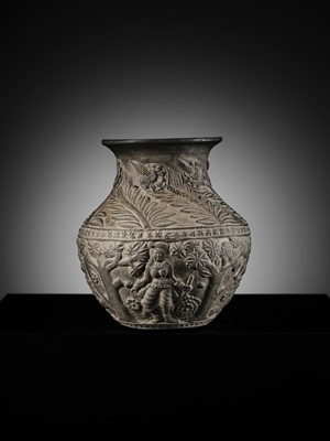Lot 188 - A RARE CHANDRAKETUGARH POTTERY VASE, SHUNGA PERIOD, 2ND-1ST CENTURY BC