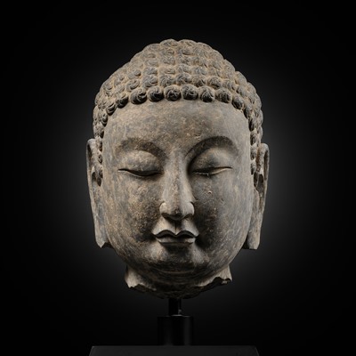 Lot 42 - A FINE LIMESTONE HEAD OF BUDDHA, NORTHERN QI DYNASTY, 550-577