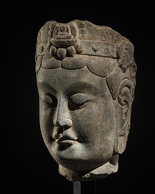 Lot 348 - A RARE LIMESTONE HEAD OF GUANYIN, NORTHERN QI DYNASTY