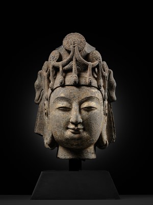 Lot 43 - A FINE LIMESTONE HEAD OF A BODHISATTVA, SUI DYNASTY, 581-618