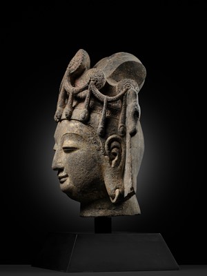 Lot 43 - A FINE LIMESTONE HEAD OF A BODHISATTVA, SUI DYNASTY, 581-618