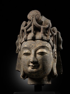 Lot 43 - A FINE LIMESTONE HEAD OF A BODHISATTVA, SUI DYNASTY, 581-618