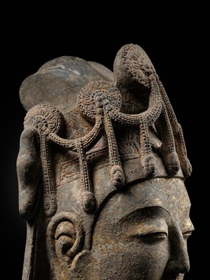 Lot 43 - A FINE LIMESTONE HEAD OF A BODHISATTVA, SUI DYNASTY, 581-618