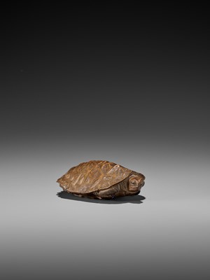 Lot 281 - A FINE THREE-CASE WOOD INRO OF A TORTOISE