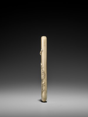 Lot 283 - RYUSAI: A STAG ANTLER KISERUZUTSU WITH BUDDHIST IMAGERY