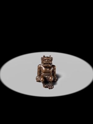 Lot 211 - A RARE WOOD NETSUKE OF A RESTRAINED RAIJIN, CIRCLE OF YORITAKE