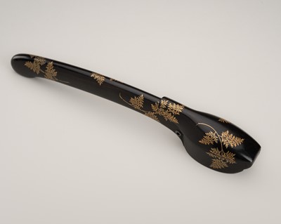 Lot 257 - A GOLD-LACQUERED WOOD YATATE (PORTABLE BRUSH AND INK CONTAINER)