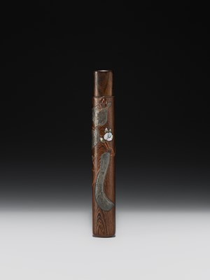 IKEDA TAISHIN AND OONISHI YUSAI: A FINE INLAID AND LACQUERED WOOD KISERUZUTSU (PIPE CASE)