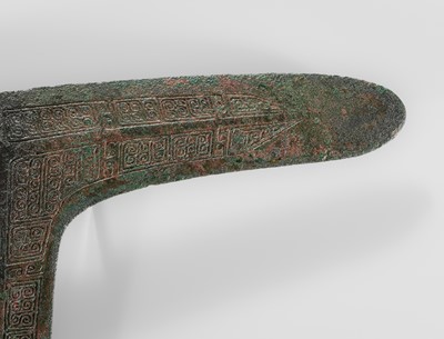 Lot 360 - AN OPENWORK CEREMONIAL HALBERD BLADE, BRONZE, MID-EASTERN ZHOU DYNASTY