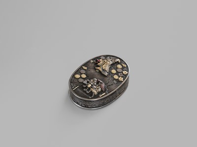 Lot 59 - A VERY FINE MIXED METAL MEDICINE BOX DEPICTING FUJI MUSUME AND TWO KAPPA
