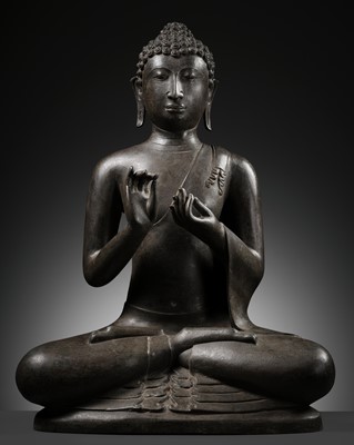 Lot 276 - AN IMPRESSIVE BRONZE FIGURE OF BUDDHA SHAKYAMUNI, NORTHERN THAILAND, KINGDOM OF AYUTTHAYA (1351-1767)