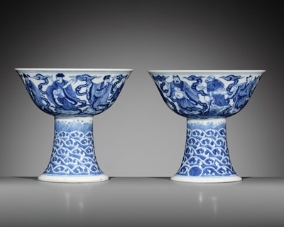 Lot 168 - AN EXCEEDINGLY RARE PAIR OF BLUE AND WHITE ‘EIGHT IMMORTALS’ STEM BOWLS, DAOGUANG MARK AND PERIOD, DATED 1845