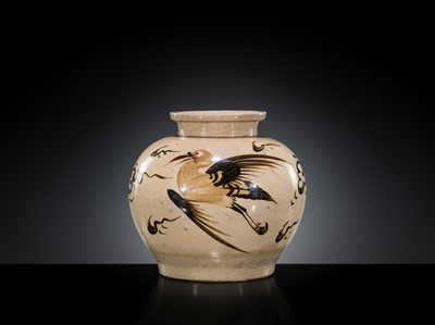 Lot 146 - A FINELY PAINTED CIZHOU ‘CRANE’ JAR, MING DYNASTY