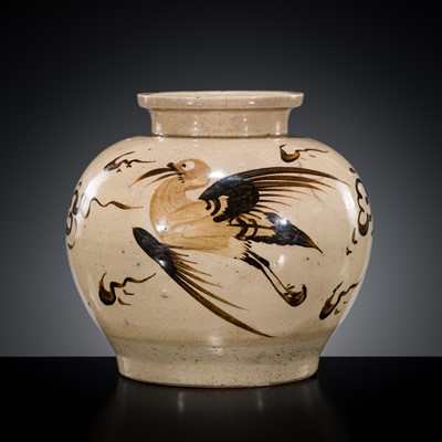 Lot 146 - A FINELY PAINTED CIZHOU ‘CRANE’ JAR, MING DYNASTY