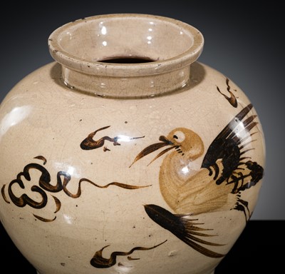 Lot 146 - A FINELY PAINTED CIZHOU ‘CRANE’ JAR, MING DYNASTY