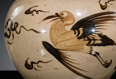 Lot 146 - A FINELY PAINTED CIZHOU ‘CRANE’ JAR, MING DYNASTY