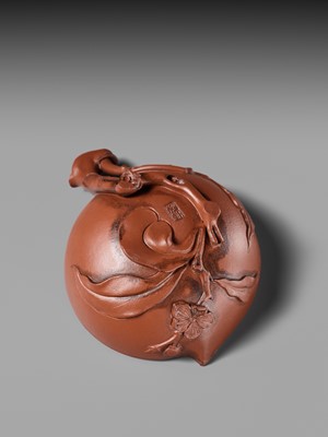 Lot 163 - A YIXING STONEWARE ‘PEACH’ CUP, SIGNED CHEN MINGYUAN, EARLY QING DYNASTY