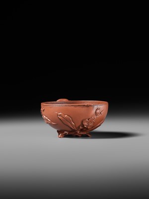 Lot 163 - A YIXING STONEWARE ‘PEACH’ CUP, SIGNED CHEN MINGYUAN, EARLY QING DYNASTY