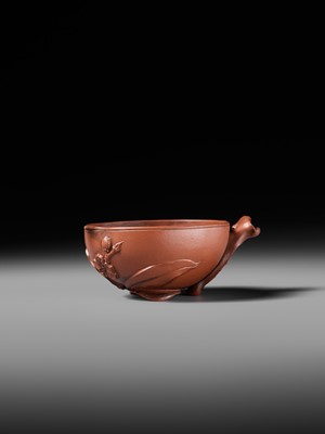 Lot 163 - A YIXING STONEWARE ‘PEACH’ CUP, SIGNED CHEN MINGYUAN, EARLY QING DYNASTY