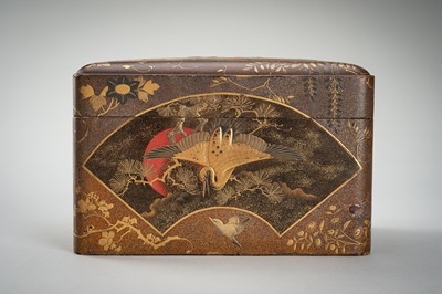 Lot 108 - A FINE LACQUER BOX AND COVER WITH BIRDS