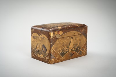 Lot 108 - A FINE LACQUER BOX AND COVER WITH BIRDS