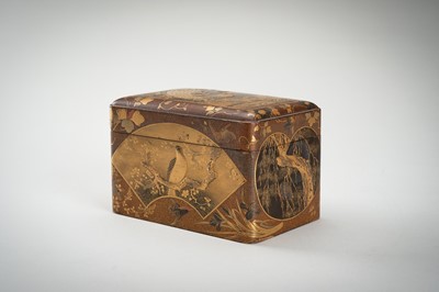 Lot 108 - A FINE LACQUER BOX AND COVER WITH BIRDS