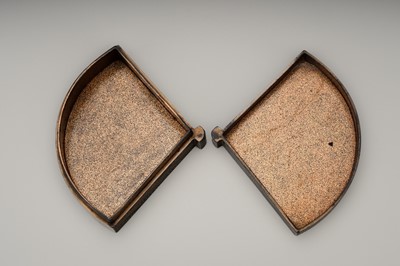 Lot 100 - A BLACK AND GOLD LACQUER FAN-SHAPED KOGO (INCENSE BOX) AND COVER