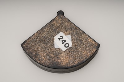 Lot 100 - A BLACK AND GOLD LACQUER FAN-SHAPED KOGO (INCENSE BOX) AND COVER