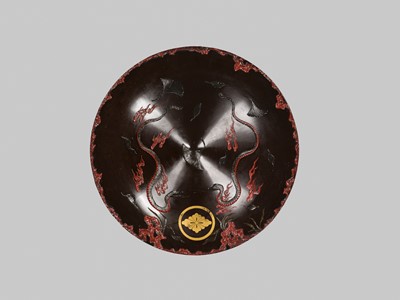 Lot 127 - A RARE LACQUERED WOOD JINGASA (WAR HAT) WITH SNAKES AND HANABISHI MON