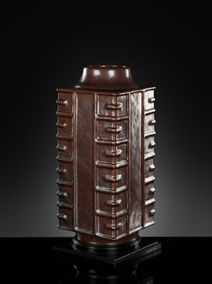 Lot 164 - AN IRON-RUST-GLAZED ‘IMITATION BRONZE’ VASE, CONG, 18TH CENTURY