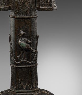 Lot 385 - A LARGE AND INSCRIBED BRONZE ARROW VASE, TOUHU, YUAN DYNASTY